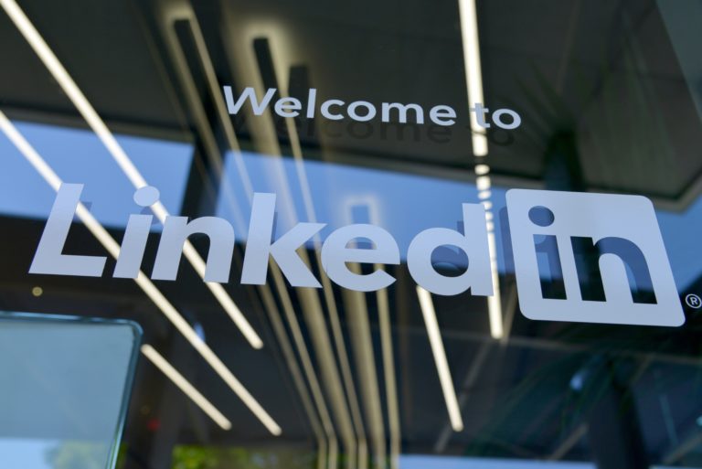 Linkedin office - Callies & Schewe Kommunikation B2B Marketing Agentur Mannheim